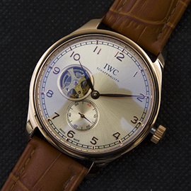 紳士にふさわしい時計_IWCポルトギーゼ トゥールビヨン Asian 21600振動 (自動巻き)