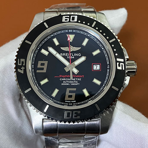 稼働状態安定ブライトリングスーパーオーシャン44 A1739102.BA76.162A(EF製造工場)