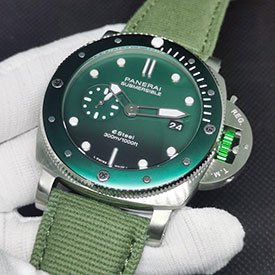 売れ筋№1パネライ サブマーシブル クアランタクアトロ PAM01287(QM製造工場)