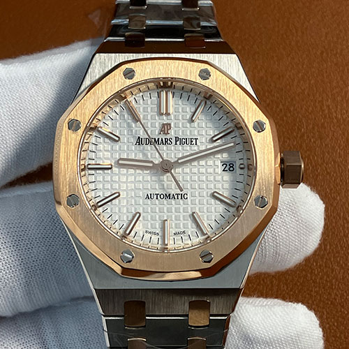 売れ筋時計オーデマピゲロイヤルオーク15450SR.OO.1256SR.01(BF製造工場)