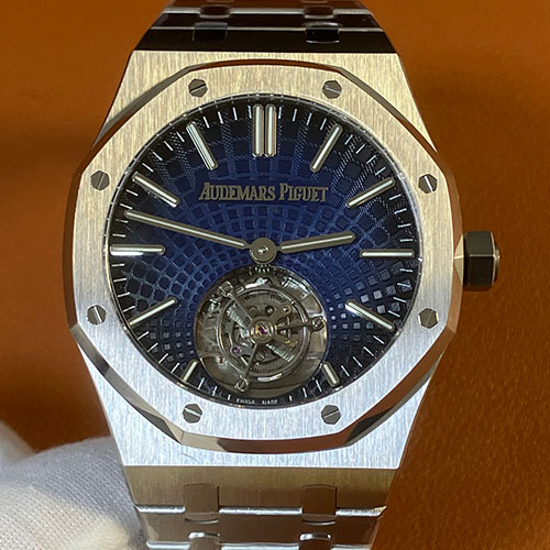 国内発売オーデマピゲロイヤルオーク26530ST.OO.1220ST.01(BBS製造工場)