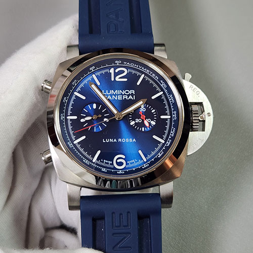 ダイバーズ時計パネライ ルミノール クロノルナ ロッサ PAM01303(QM製造工場)