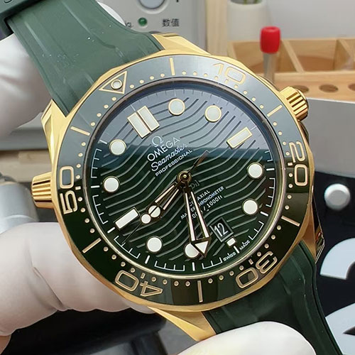 【VS製 新品】オメガコピー シーマスター ダイバー 300M コーアクシャル マスター クロノメーター 210.62.42.20.10.001 グリーン