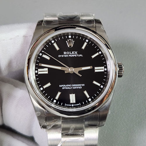 技術抜群ロレックスオイスターパーペチュアルM126000-0002(GM製造メーカー出品)