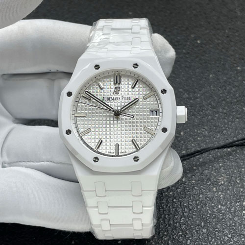 【ZF製】オーデマピゲロイヤルオーク コピー時計 15500 Replica White 驚異的な品質